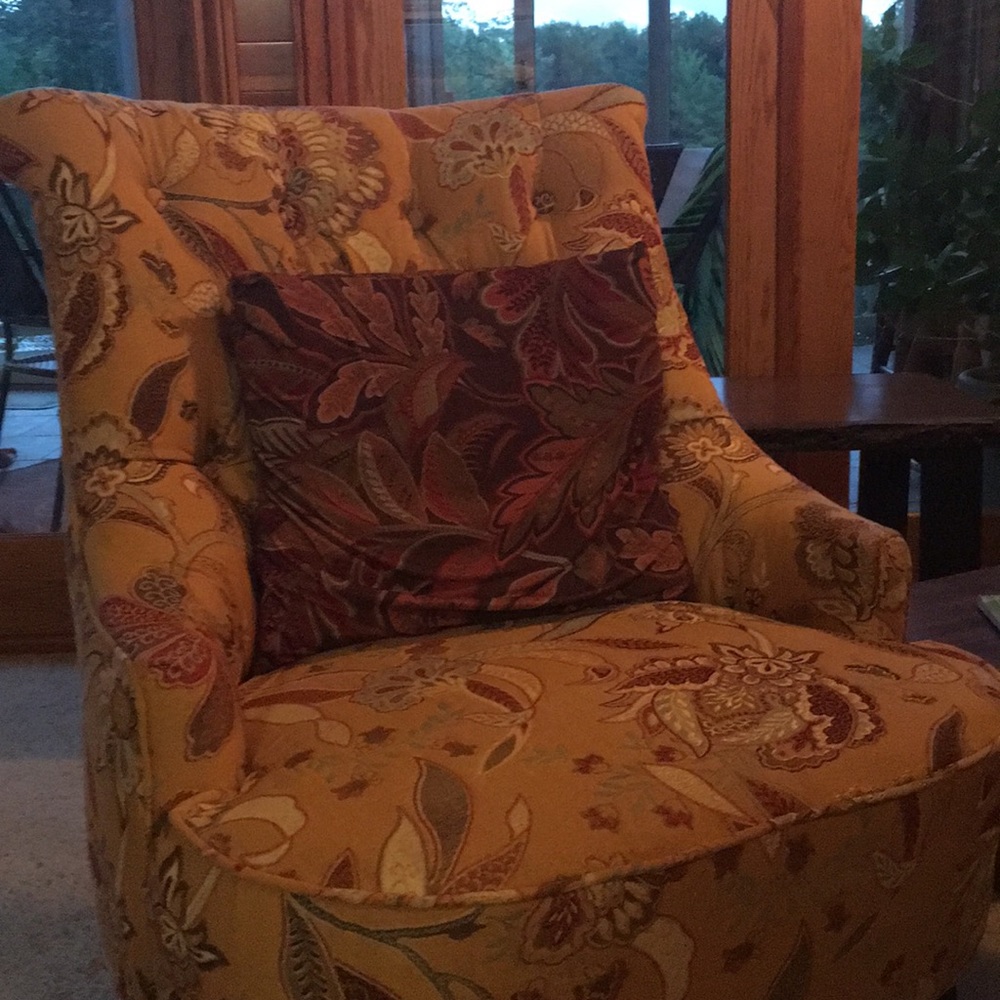 Meet your Posher, Holly